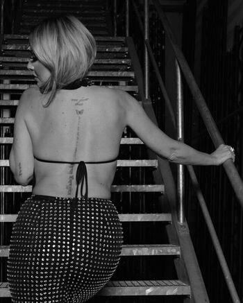 Full leaked Hadise private photo