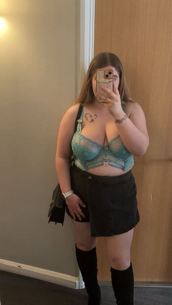 Full leaked Hadleymae private onlyfans photo