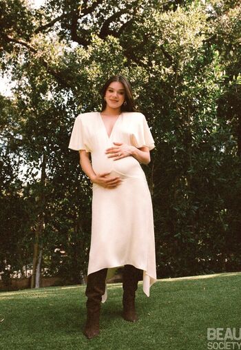 Full leaked Hailee steinfeld  page private onlyfans photo