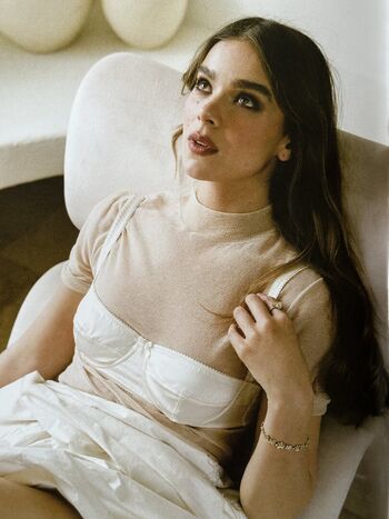 Full leaked Hailee steinfeld private photo