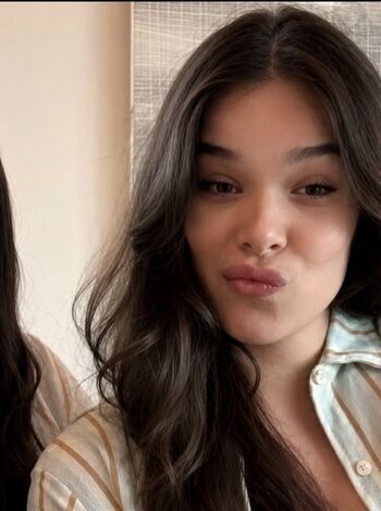 Full leaked Hailee steinfeld private photo