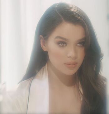 Full leaked Hailee steinfeld page private photo