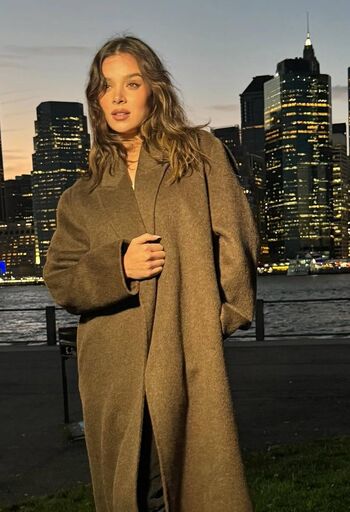Full leaked Hailee steinfeld page private photo