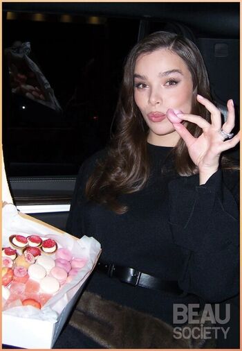 Full leaked Hailee steinfeld private photo