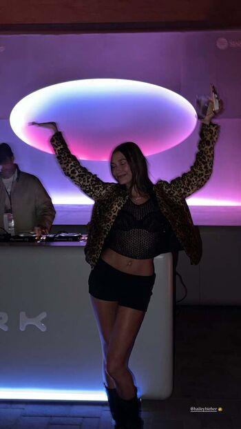 Full leaked Hailey baldwin bieber private onlyfans photo