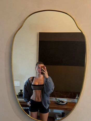 Full leaked Hailey baldwin bieber private photo