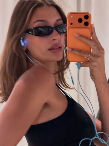 Full leaked Hailey baldwin bieber private photo