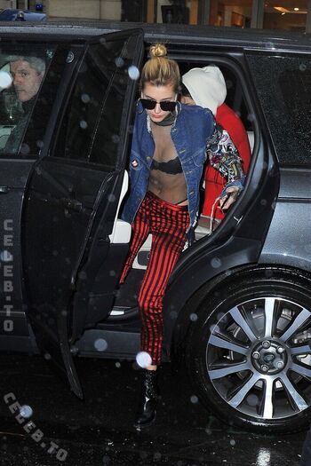 Full leaked Hailey bieber private onlyfans photo