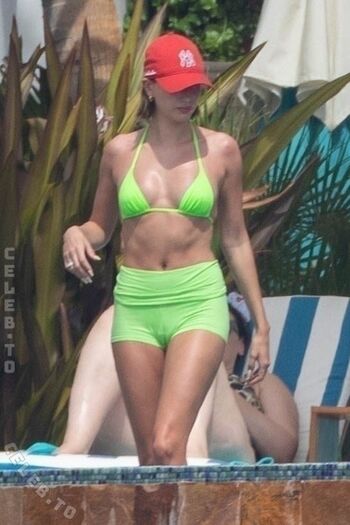 Hailey Bieber