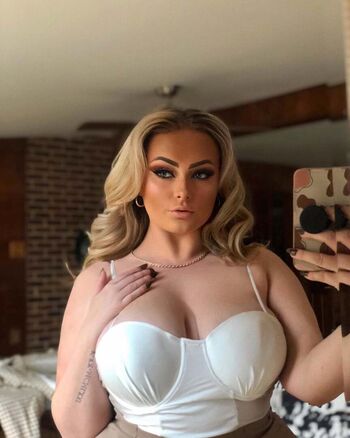Full leaked Hailey brown private onlyfans photo