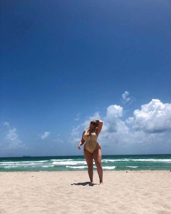 Full leaked Hailey brown private onlyfans photo