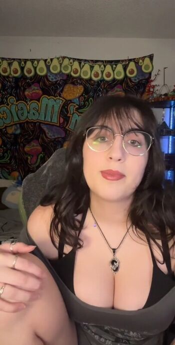 Full leaked Haileyavocad private photo