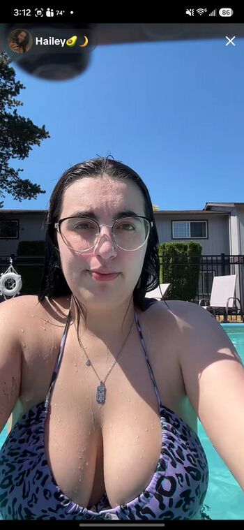 Full leaked Haileyavocad private photo