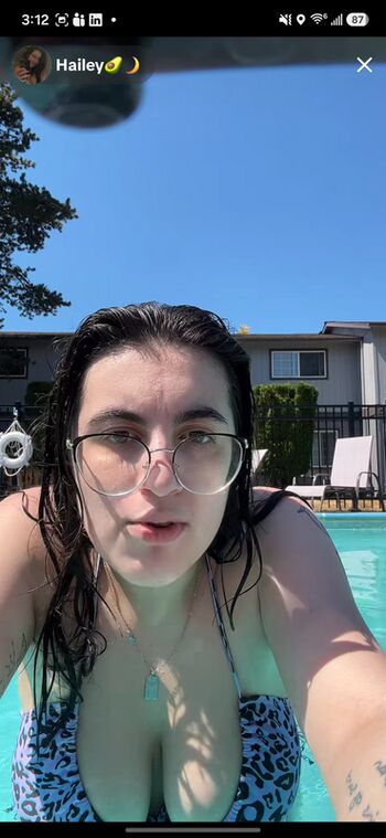 Full leaked Haileyavocad private photo