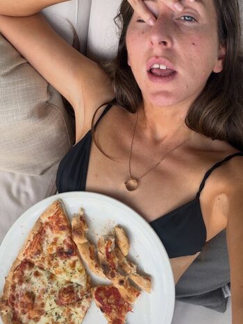 Full leaked Haim sisters private photo