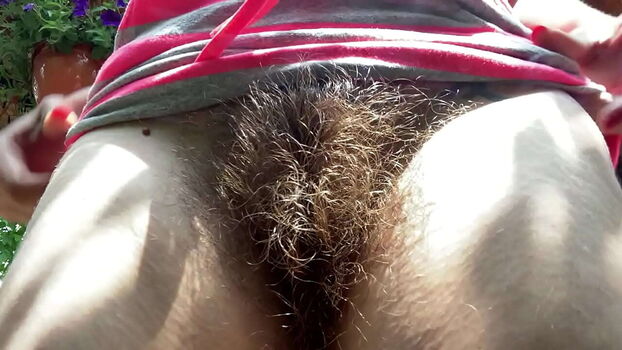 Full leaked Hairy pussy private photo