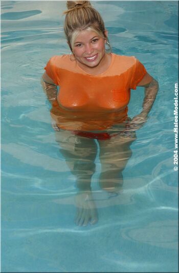 Full leaked Halee model page private photo