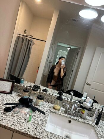 Full leaked Hales private photo
