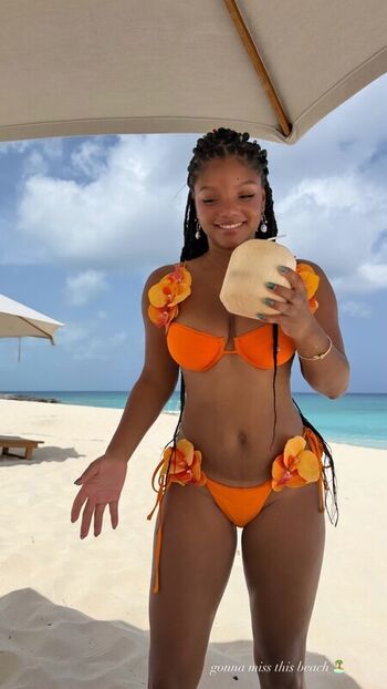 Full leaked Halle bailey private photo