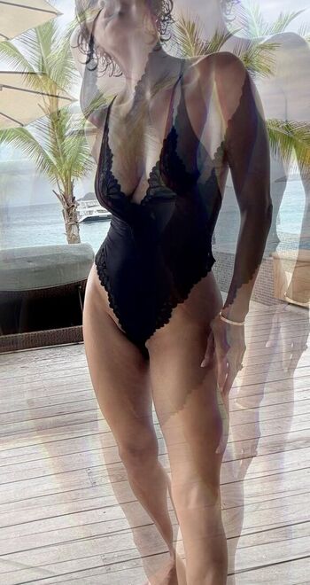 Full leaked Halle berry page private photo