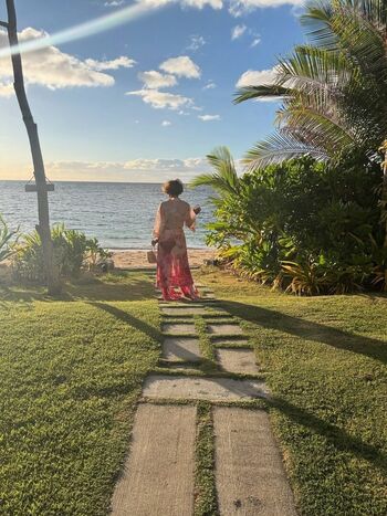Full leaked Halle berry private photo