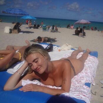 Full leaked Hallecossy private photo