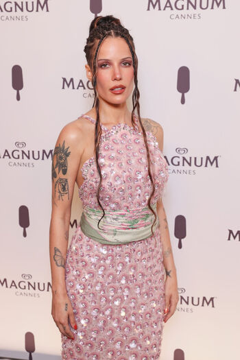 Full leaked Halsey private photo