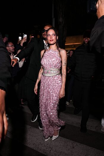 Full leaked Halsey private photo