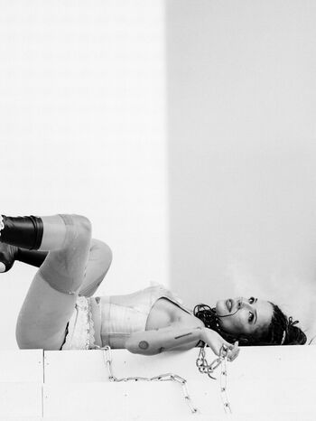 Full leaked Halsey private photo