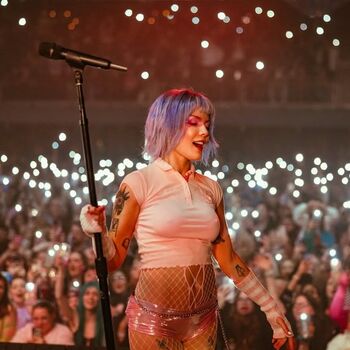 Full leaked Halsey private photo