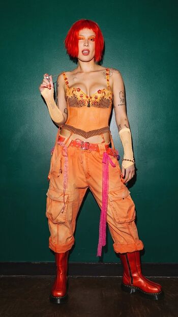 Full leaked Halsey private photo