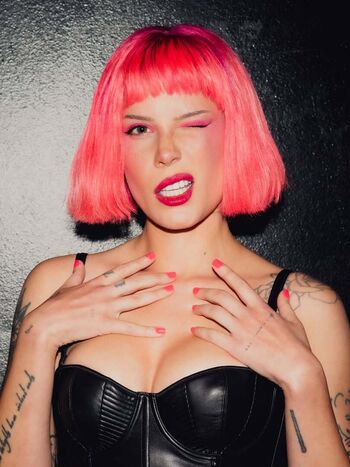 Full leaked Halsey private photo