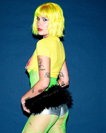 Full leaked Halsey private photo