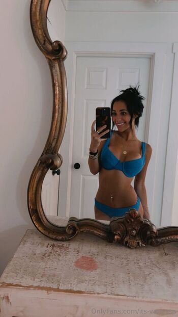 Full leaked Hangoutwithvanessa private onlyfans photo