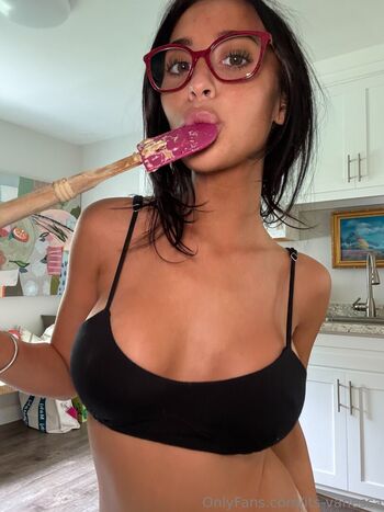 Full leaked Hangoutwithvanessa private onlyfans photo