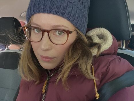 Full leaked Hannah einbinder private photo