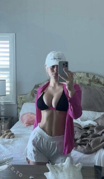 Full leaked Hannah white page private photo