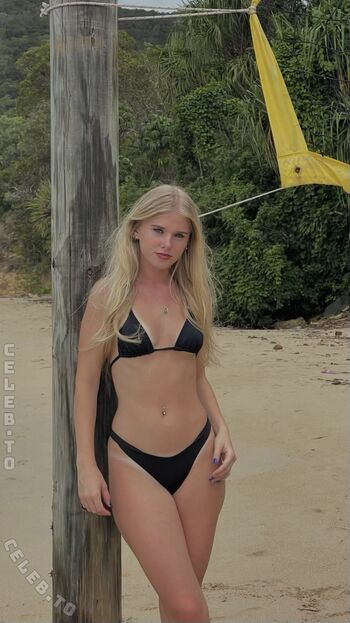 Full leaked Hannahanderrson private onlyfans photo