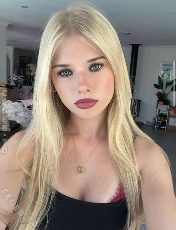 Full leaked Hannahanderrson private onlyfans photo