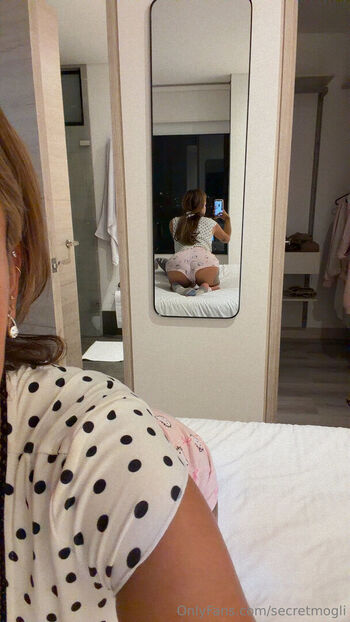 Full leaked Happymogli private onlyfans photo