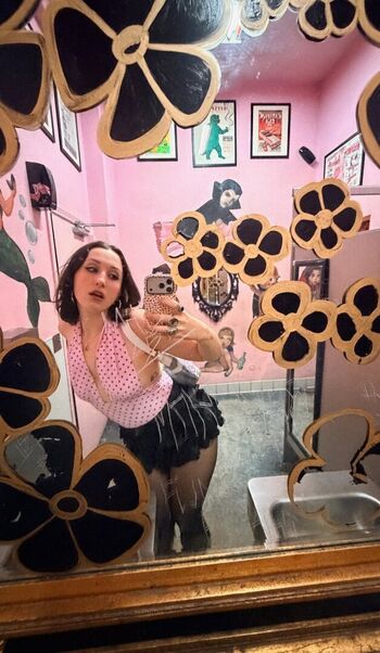 Full leaked Harley quinn smith private photo