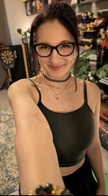 Full leaked Haselnuuuss private photo