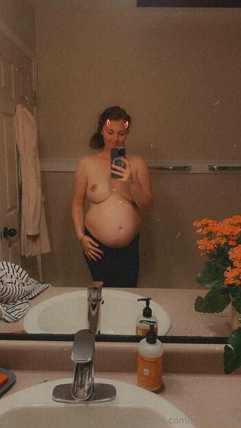 Full leaked Hayleelove private photo