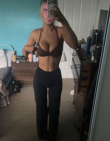Full leaked Hayley camp private photo