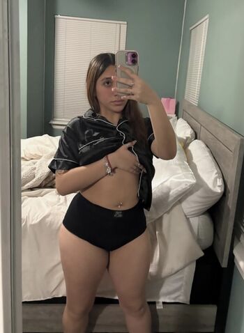 Full leaked Hazellllz private onlyfans photo