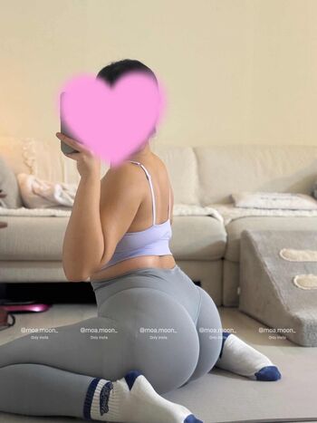 Full leaked Heeheemoon page private onlyfans photo