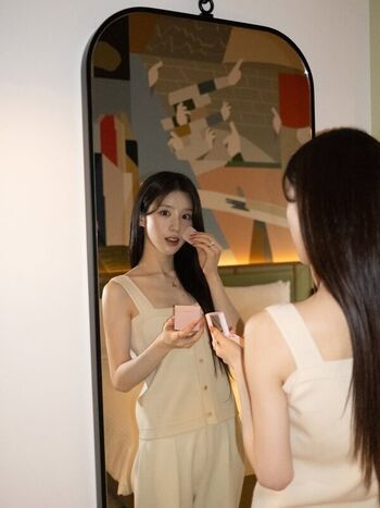 Full leaked Heejin page private photo