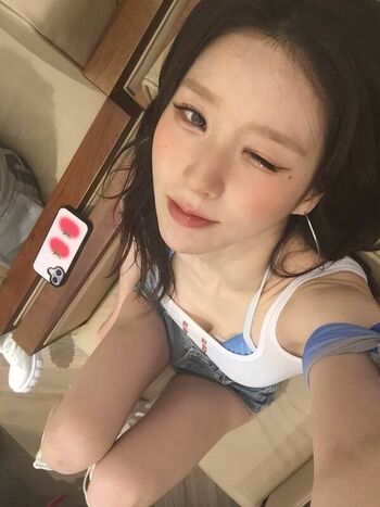 Full leaked Heejin page private photo