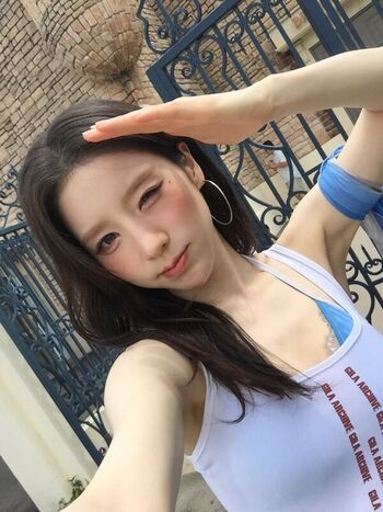 Full leaked Heejin private photo