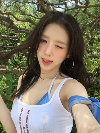 Full leaked Heejin private photo